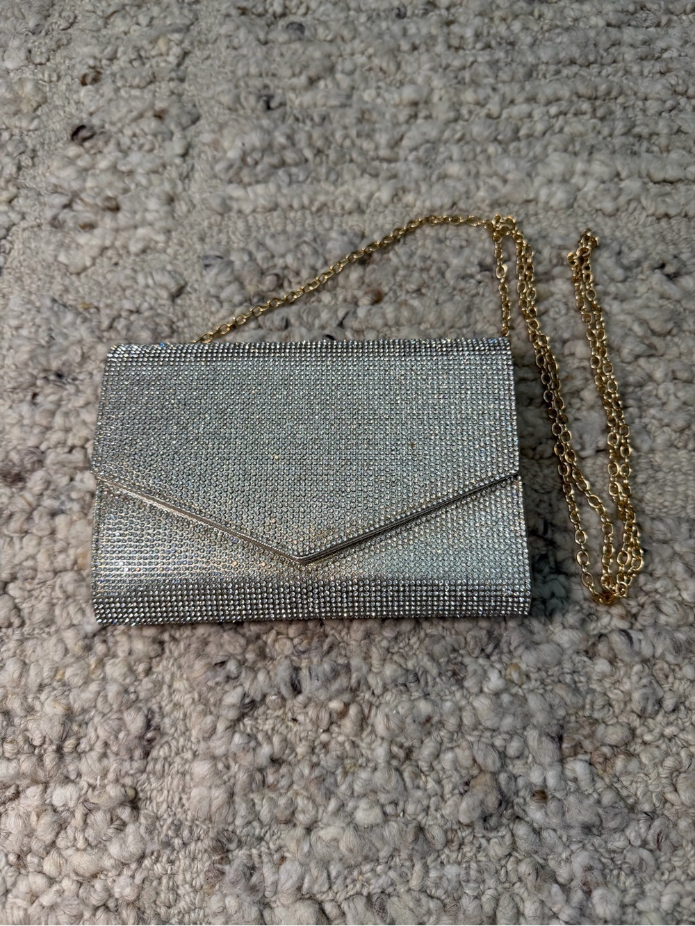 Sparkling Silver Rhinestone Envelope Crossbody Bag with Gold Chain